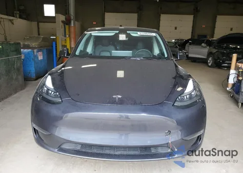 2024 Tesla Model Y из США, поврежденный, VIN 7SAYGDEE4RA245215